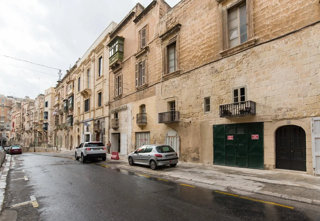 1 Bedroom Heritage Apartment La La Valletta