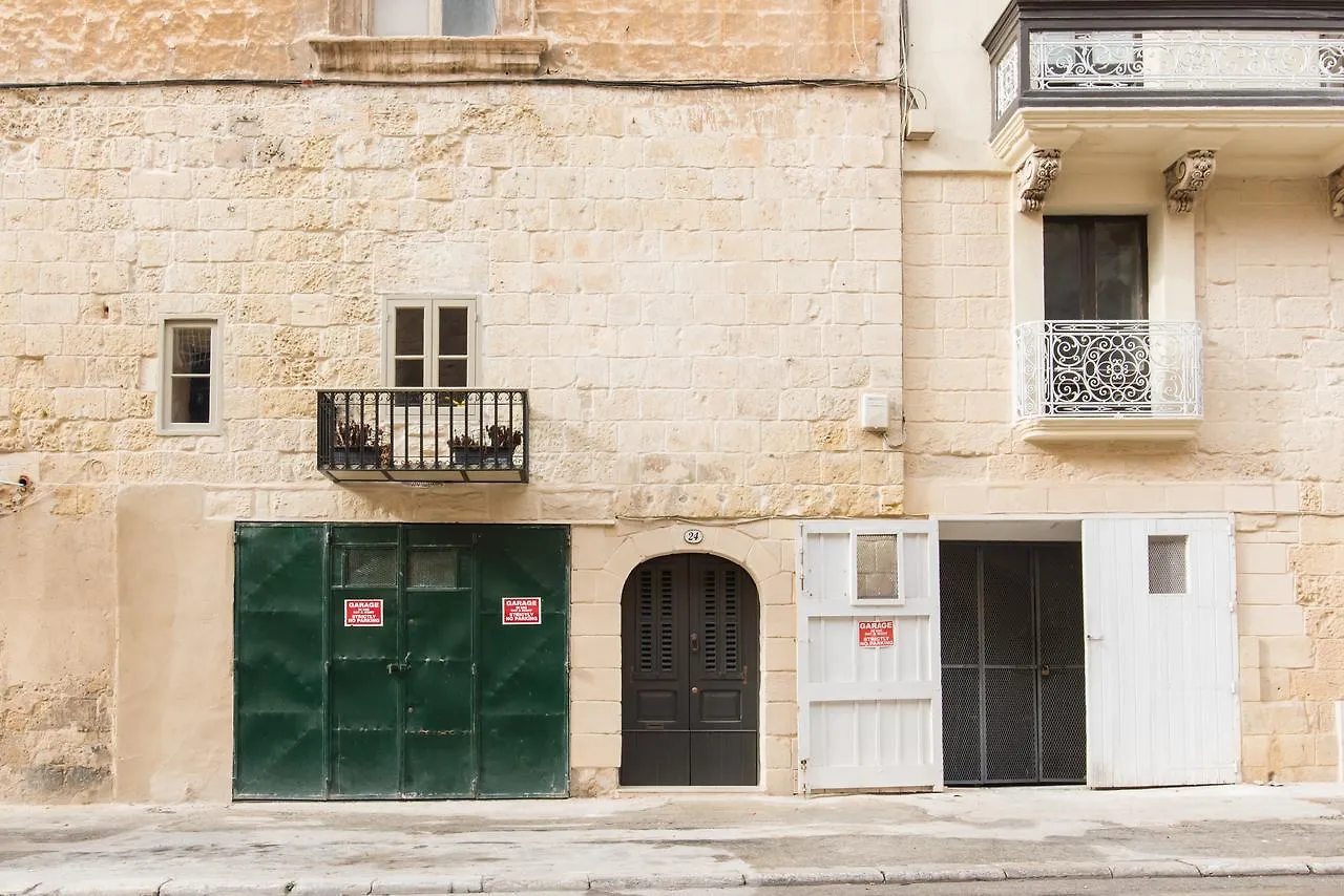 1 Bedroom Heritage Apartment La La Valletta Malta