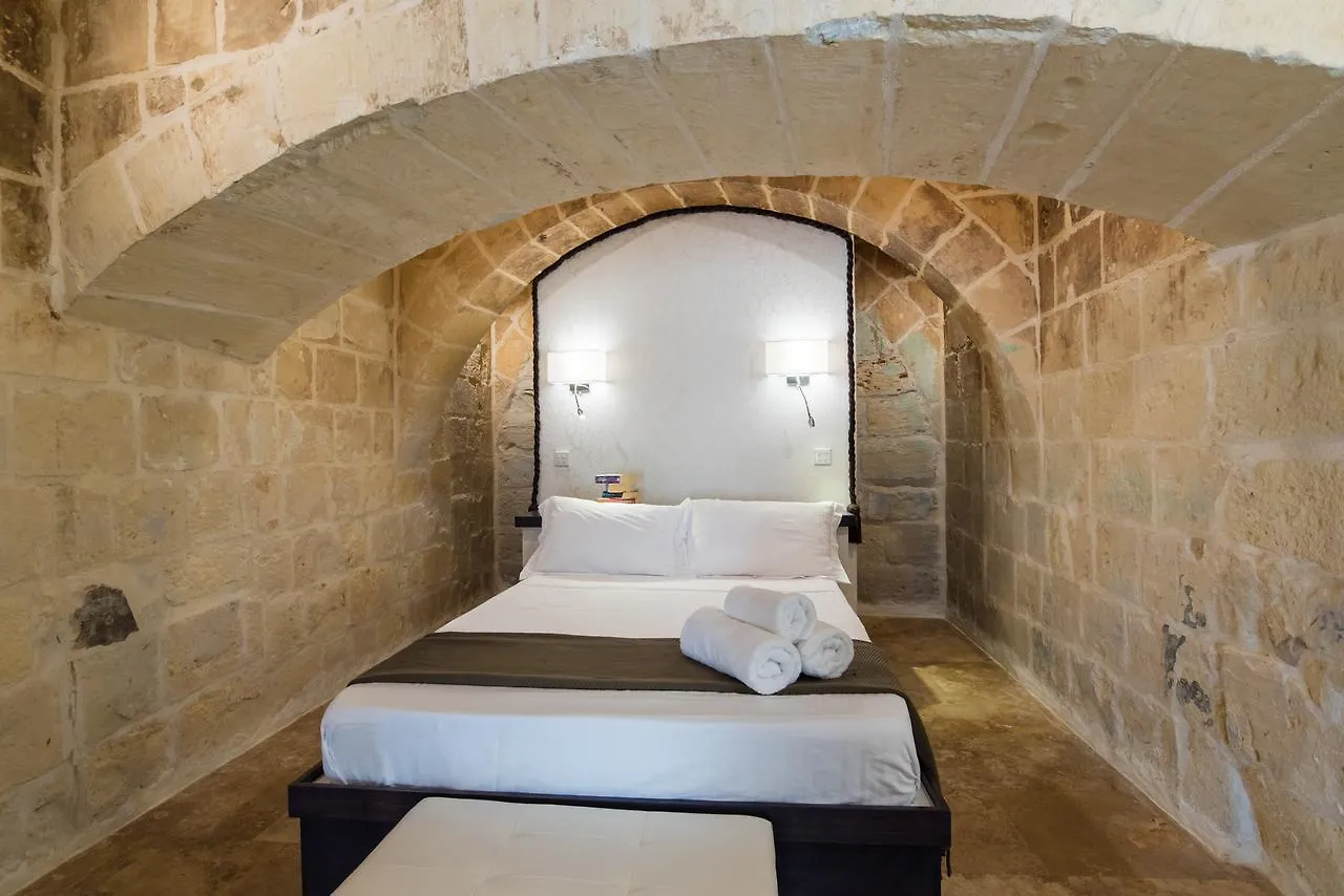 1 Bedroom Heritage Apartment La La Valletta