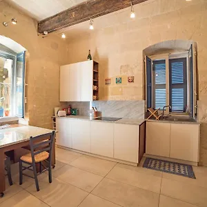 Charming Maisonette In Appartamento